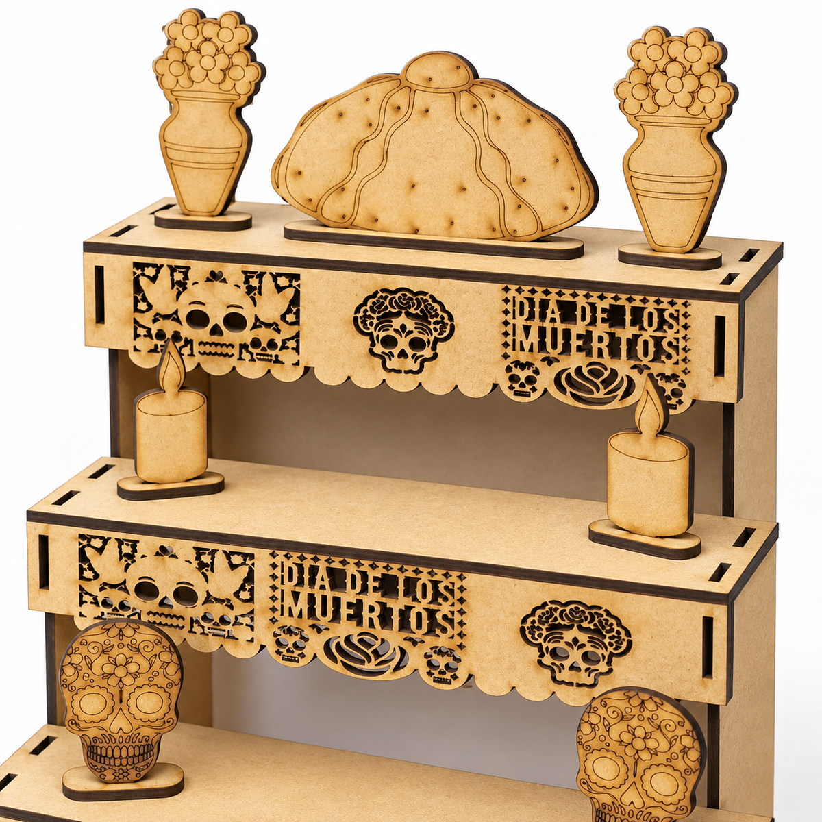 Detalle de accesorios y grabados del altar de muertos